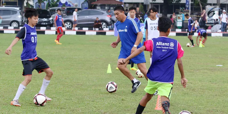 Eks Striker Bayern Muenchen Gelar Coaching Clinic di Jakarta