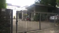 Kediaman Harmoko di Jalan Taman Patra XII, Kuningan, Setiabudi, Jakarta Selatan dikabarkan dibobol maling (Liputan6.com/Nafiz)
