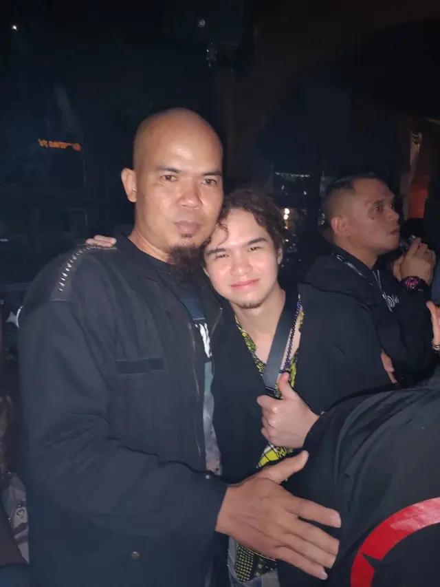 Potret Dul Jaelani dengan kembaran Ahmad Dhani (Sumber: Tiktok/suky_dani)