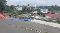 Jalan ambles di kawasan Batutulis, Kota Bogor, Rabu (5/3/2025). (Achmad Sudarno).