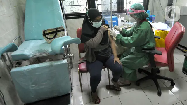 FOTO: Vaksinasi Covid-19 Bagi Ibu Hamil di Puskesmas