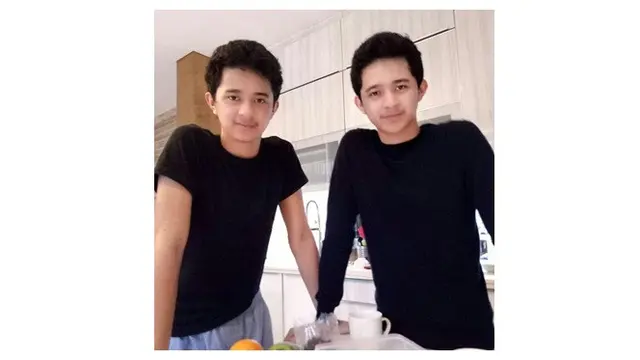 Beranjak Dewasa, Ini 7 Potret Terbaru Nakula dan Sadewa yang Jarang Tersorot