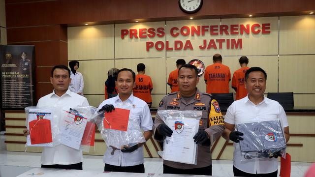 Polda Jatim mengungkap kasus mafia tanah di Malang dan Batu. (Dian Kurniawan/Liputan6.com)