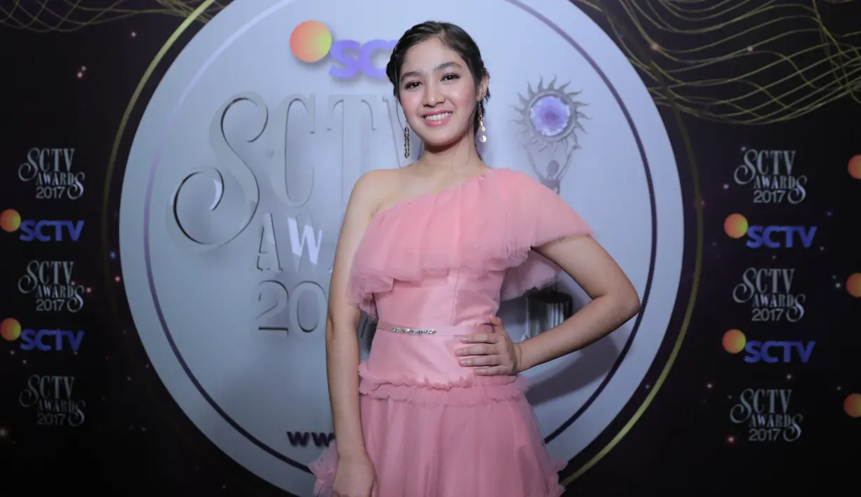 Artis remaja yang satu ini juga memiliki resolusi. Di tahun 2018, Cut Syifa ingin menjadi pribadi yang lebih baik, semakin mandiri dan kariernya pun makin cemerlang. Selain itu, Cut Syifa ingin keburukannya saat ini bisa hilang. (Adrian Putra/Bintang.com)