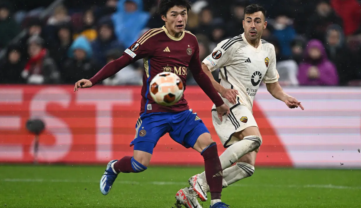 Hasil seri ini tidak mengubah fakta bahwa Roma tetap lolos dari fase grup dengan sudah mengantongi sepuluh poin dari lima laga, unggul lima angka dari Servette di bawahnya. (Fabrice COFFRINI / AFP)