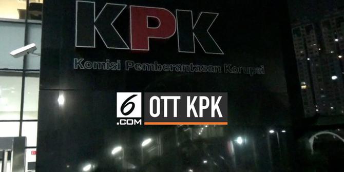 VIDEO: OTT Pejabat BUMN, KPK Sita Uang Rp 1 Miliar