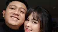 Denny Caknan pamer foto saat sang istri Bella Bonita USG ke dokter kandungan, terlihat bahagia saat umumkan kehamilan anak pertama. Sumber (IG: @bellabonita_r.a @denny_caknan)