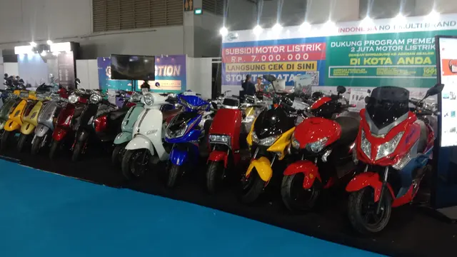 Deretan Motor Listrik Di Pameran PEVS 2023