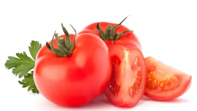 3 Manfaat Tomat untuk Kecantikan Kulit