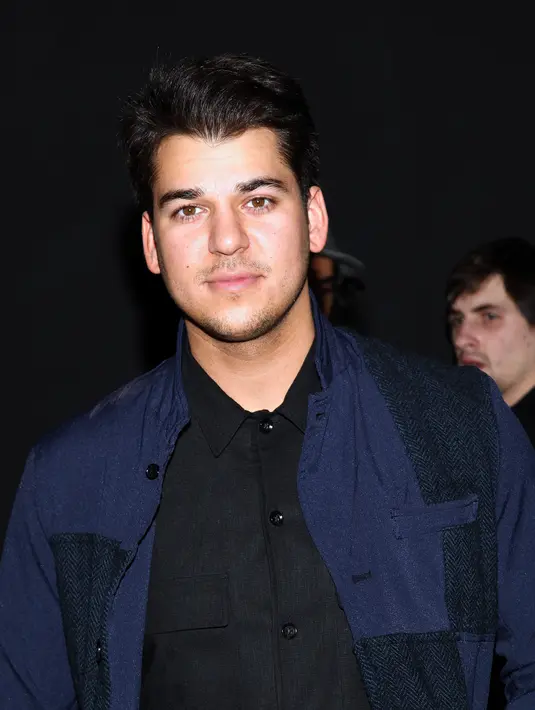 Seperti yang dikatakan seorang sumber pada Hollywoodlife.com, Rob menangis bukan hanya karena kelahiran anaknya. Selain itu dia juga merasa sangat bahagia dengan kehidupannya saat ini yang menjadi seorang ayah. (AFP/Bintang.com)