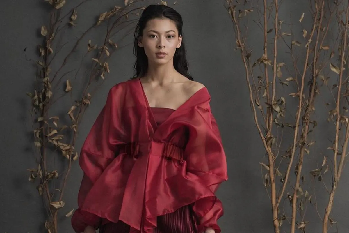 Koleksi baju merah untuk rayakan Imlek