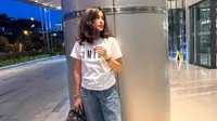 Awet Muda, 5 Potret Terbaru Ussy Sulistiawaty Tampil Stylish Dipuji Bak Mahasiswi