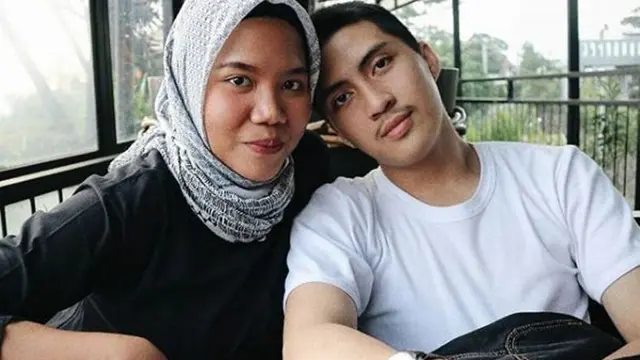 [Bintang] Dulu Pasangan Ini Sempat Viral karena Si Cewek Dinilai Biasa Aja, Ternyata Begini Hubungan Mereka Sekarang