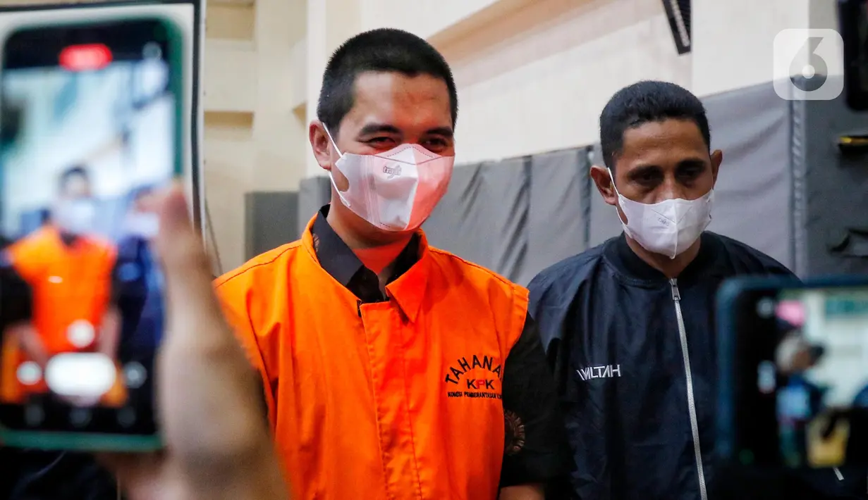 Dadan ditahan usai diperiksa sebagai tersangka dalam kasus dugaan suap penanganan perkara di Mahkamah Agung (MA). (Liputan6.com/Angga Yuniar)