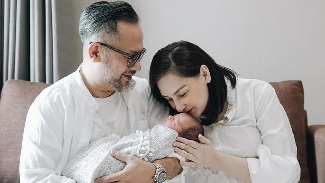 [Fimela] Mona Ratuliu dan Indra Brasco