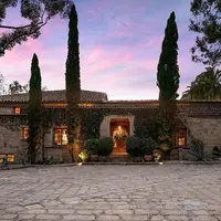 Rumah Ellen DeGeneres. (foto: dailymail.co.uk)