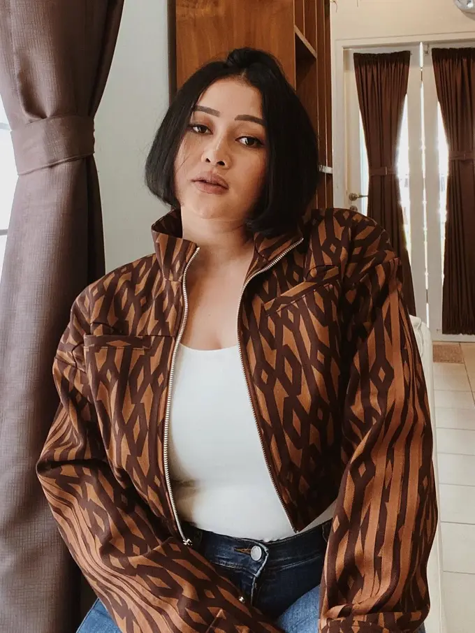 Ubah Gaya, Ini 6 Potret Terbaru Mutia Ayu Berambut Pendek yang Bikin Pangling