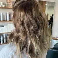 Rambut setengah cepol (Foto: Instagram/lookdujour_ca)