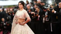Sempat ke Bali Awal Tahun, Sonam Kapoor Pamer Foto Unik