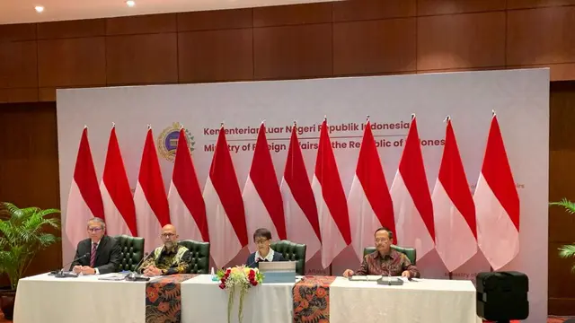 Press briefing Kementerian Luar Negeri oleh Menteri Luar Negeri Retno Marsudi, Duta Besar Arto, Duta  Besar Triansyah Djani, dan Duta Besar Ngurah Swajaya pada Rabu (5/4/2023).