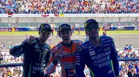 Pembalap Repsol Honda, Marc Marquez (tengah), menjuarai balapan MotoGP Jerez di Sirkuit Jerez, Spanyol, Minggu (6/5/2018). (Twitter/MotoGP)