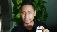 Miftachul Irfan Santoso melaporkan pemilik akun Facebook bernama Aulia Tunnisa ke Polda Metro Jaya. (Liputan6.com/Nafisyul Qodar)