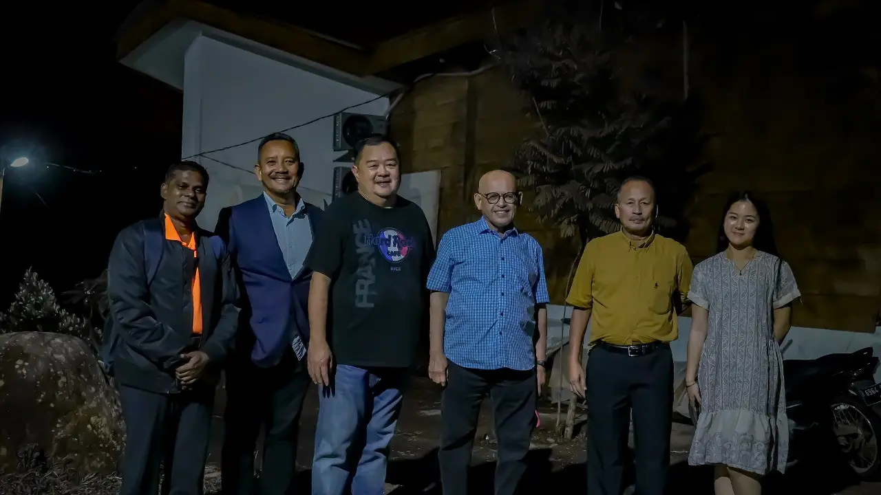 Claresta Amantha Kamsari (Paling Kanan)