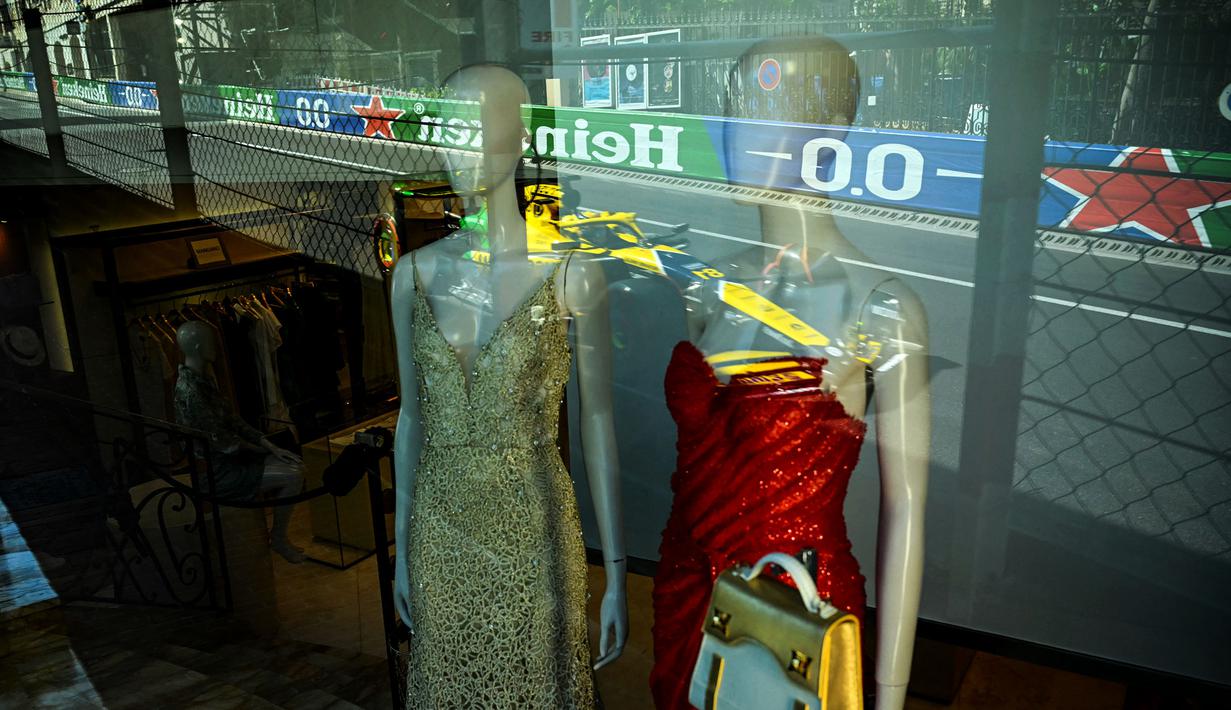 CEO McLaren F1, Zak Brown mengatakan bahwa tim dengan bangga mengakui dan merayakan kehidupan luar biasa dan warisan balap Ayrton Senna melalui corak McLaren ini. Dirinya juga menambahkan jika Senna tetap dihormati dan dihargai sebagai ikon terbesar Formula 1, dan pembalap McLaren yang paling banyak mendapatkan penghargaan. (AFP/Nicolas Tucat)