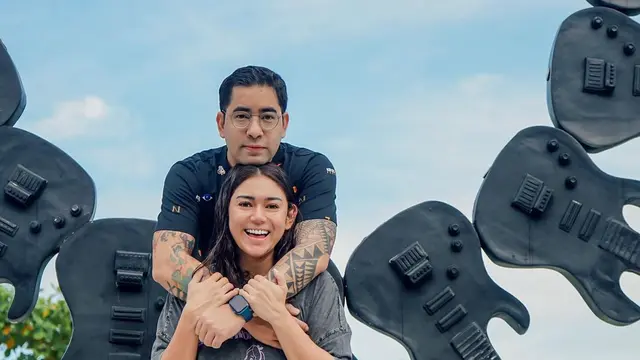 6 Potret Mesra Thalita Latief Bersama Kekasih yang Tengah Liburan di Bali