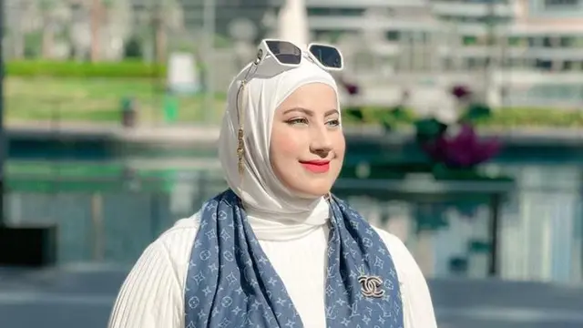 6 Potret Gaya Glamor Tasyi Athasyia Berpose dengan Latar Gedung Tertinggi di Dunia