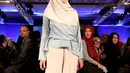 Zaskia Mecca dan Tasya Nurmedina rupanya mengangkat tema 'Feminimisme' pada rancangan busana yang ditampilkan di Indonesian Fashion Week. (Andy Masela/Bintang.com)