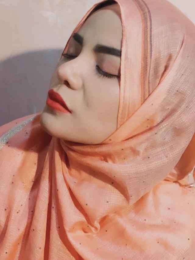 Ingin Fokus Ibadah saat Ramadhan, Ini 7 Potret DJ Dinar Candy Berhijab