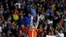 Striker Spanyol, Paco Alcacer, merayakan gol yang dicetaknya ke gawang Inggris pada laga UEFA Nations League di Stadion Benito Villamarin, Sevilla, Senin (15/10). Spanyol kalah 2-3 dari Inggris. (AFP/Cristina Quicler)