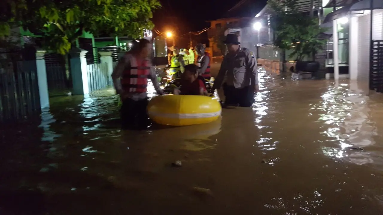 Cerita Banjir dari Lereng Gunung Slamet hingga Jombang
