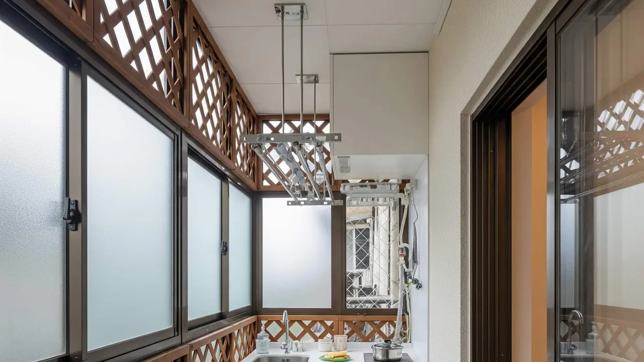 Ide Rumah Sempit Tapi Punya Ruang Jemur dan Dapur Fungsional