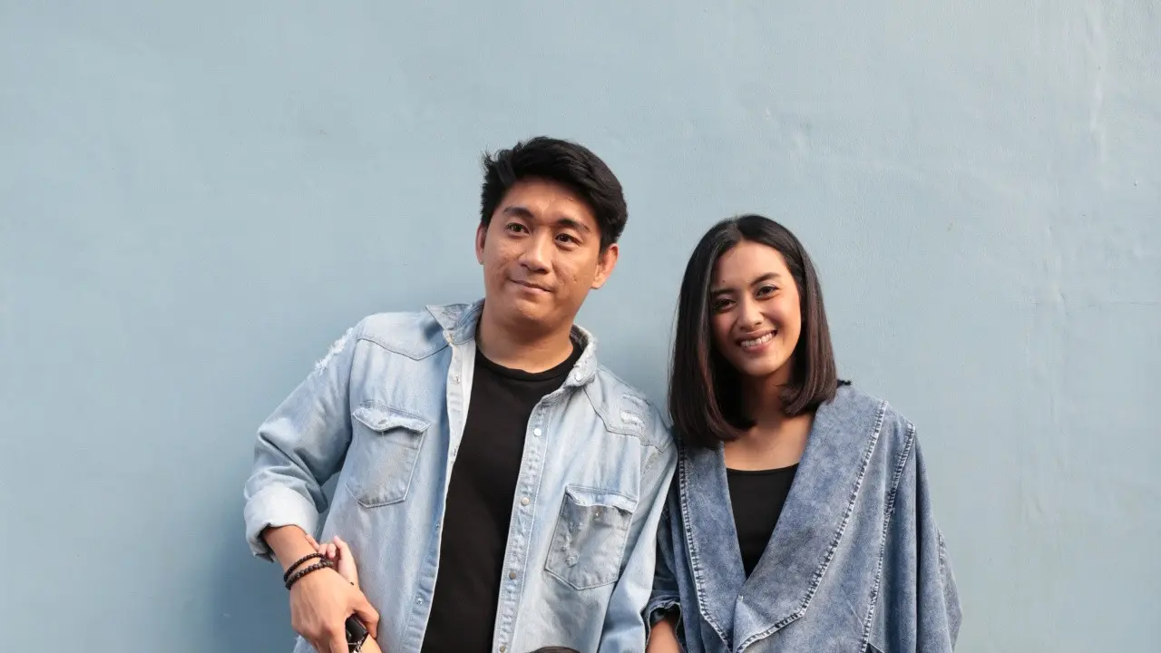 [Fimela] Riedhan Fajarsyah dan Istri