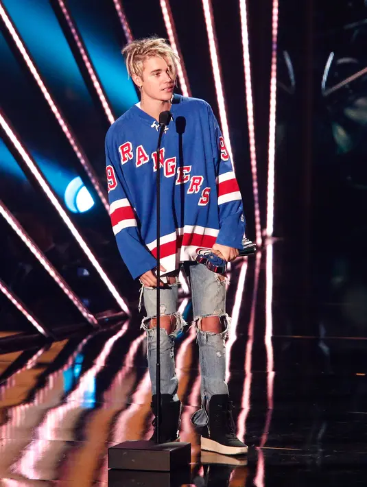 Kali ini, pelantun 'What Do You Mean' yang baru saja menyerang Taylor Swift. Tak hanya itu saja, Justin mengunggah sebuah foto berwarna hitam-putih ke akun sosial media instagram. (AFP/Bintang.com)