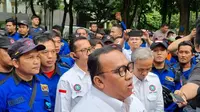 Presiden KSPSI Andi Gani Nena Wea menyatakan, 10 pemimpin konfederasi buruh akan memberikan dukungan kepada Ganjar Pranowo sebagai Capres 2024. (Liputan6.com/Lizsa Egeham)