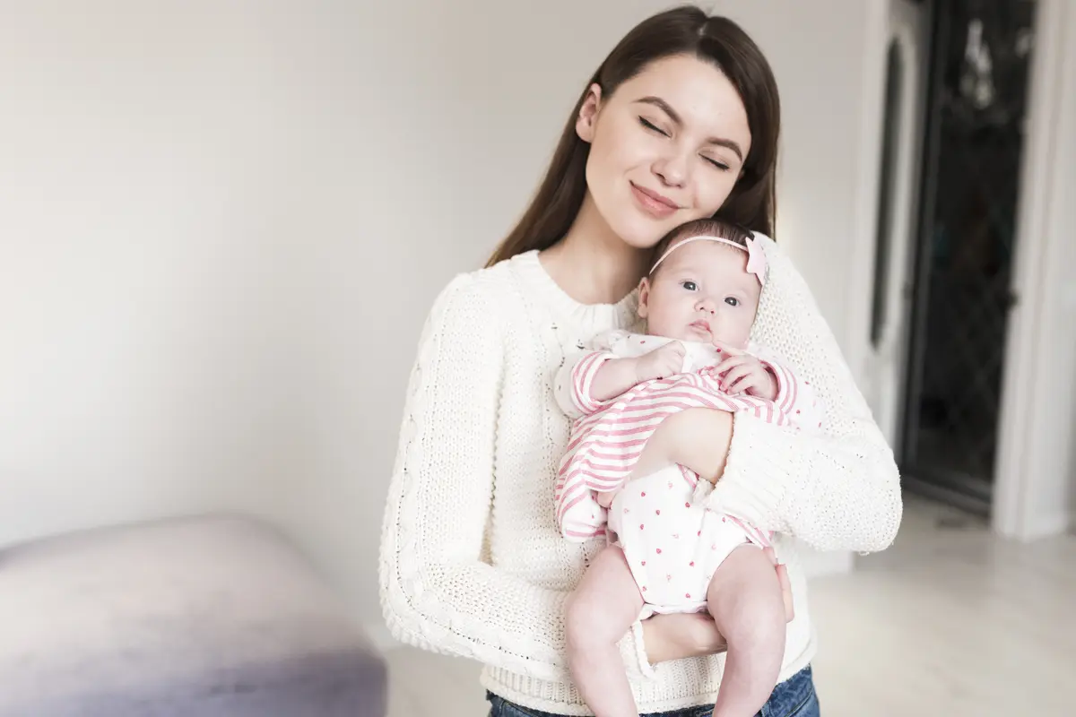6 Pertanda Bahwa Kamu Benar-Benar Sudah Siap Menjadi Seorang Ibu - Cover