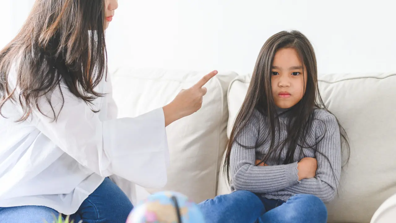 6 Hal Buruk yang Bisa Membuat Seorang Anak Durhaka Kepada Orang Tuanya