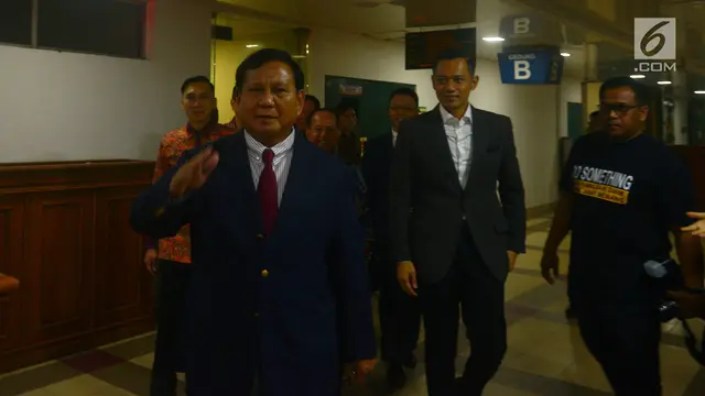 Usai Jenguk SBY, Prabowo Diantar AHY dan Ibas