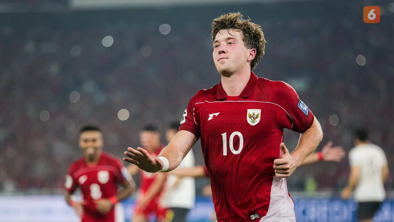 Foto: Momen Cerdas Jay Idzes Atur Penalti untuk Kemenangan Timnas Indonesia atas China di Kualifikasi Piala Dunia 2026