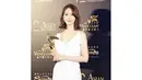 Belum lama ini, ia hadir di acara Asian Film Awards 2018. Di acara tersebut Yoona sukses menyabet penghargaan Next Generation Awards. (Foto: instagram.com/yoona__lim)