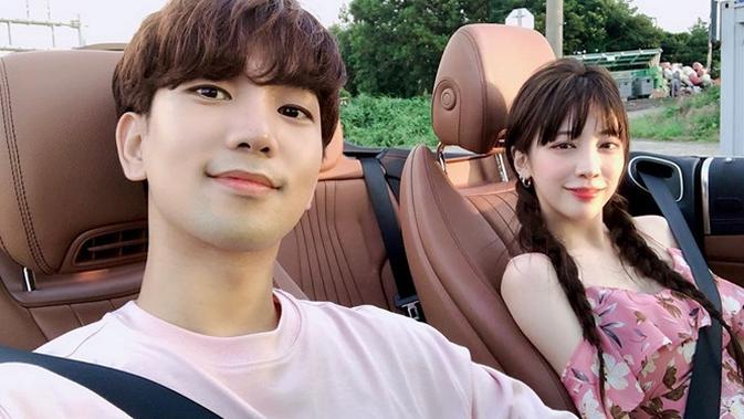 Pasangan artis Korea Selatan, G.O MBLAQ dan Choi Ye Seul gelar pernikahan dengan sederhana kemarin. (Sumber: Instagram/@jung_g_o)