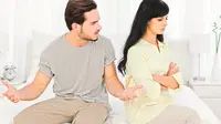 5 Kebiasaan Keuangan Para Suami yang Bikin Istri Kesal