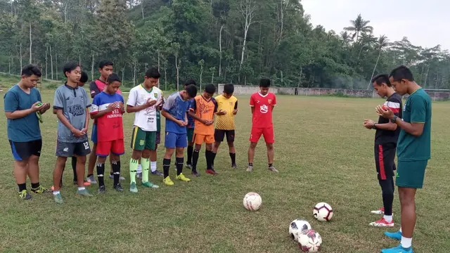 Dua pemain Persis Solo, Joko Susilo dan Tri Handoko