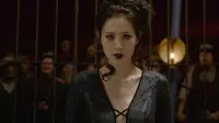 Claudia Kim Ungkap Rahasia di Balik Adegan Transformasi Nagini Jadi Ular