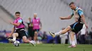 <p>Sekarang, striker berkebangsaan Bosnia dan Herzegovina itu akan berada di sisi lain tim dan kemungkinan besar akan memulai laga sebagai starter. (AP Photo/Manu Fernandez)</p>