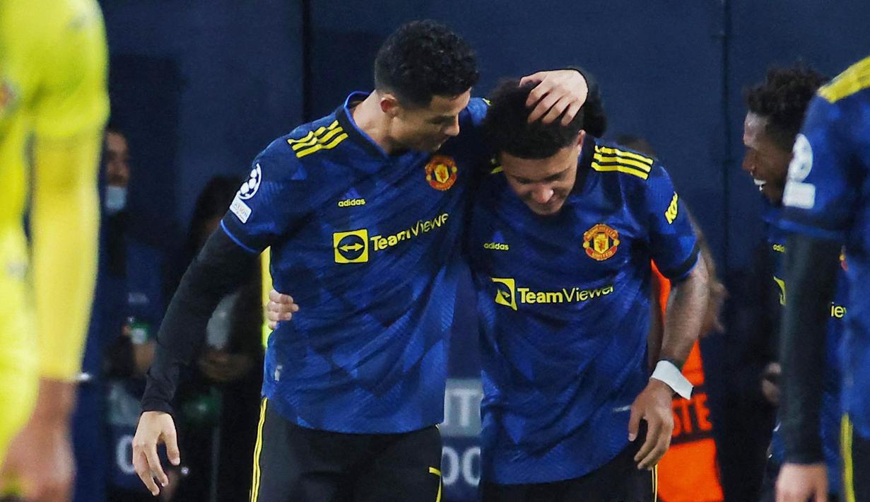 Manchester United sukses mencuri kemenangan saat bertandang ke markas Villarreal dalam partai matchday 5 fase grup Liga Champions di Estadio de la Ceramica, Rabu (24/11/2021). (AFP/Jose Jordan)