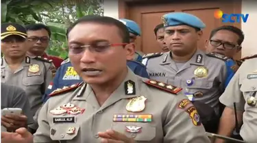 Seluruh tersangka dijerat dengan pasal berlapis dengan ancaman hukuman penjara di atas lima tahun